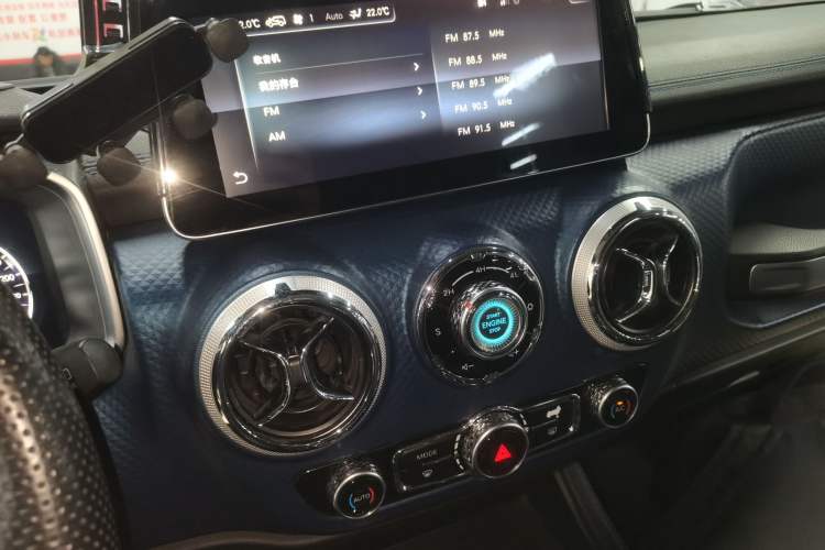 Used BAIC Off-Road BJ40 2019 2.3T Automatic Four-Wheel Drive Urban Hunter Edition Premium Model China VI Emission Standard Audio And AC Panel