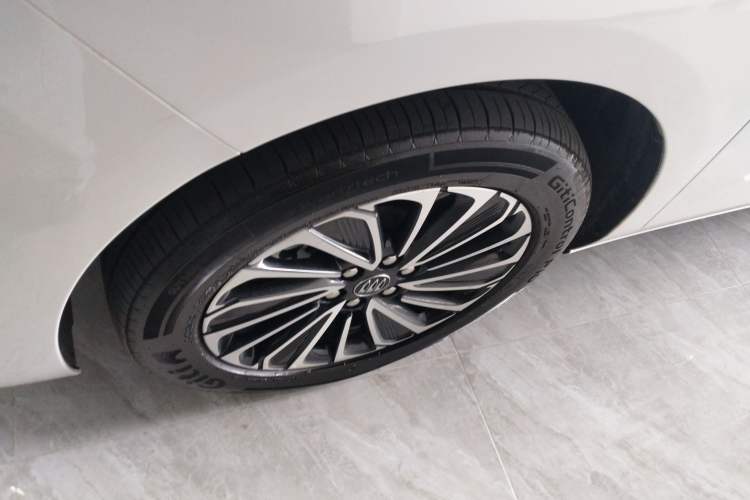 Used Buick GL8 New Energy 2025 Lu Shang Luxury Edition 7-Seater Left Front Wheel Hub