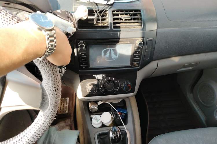 Used BAIC Weiwang M20 2014 1.5L practical type BJ415A Audio And AC Panel