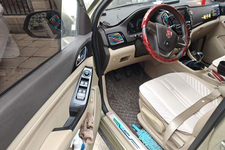 Used Baojun 730 2014 1.5L manual Comfort version 7 seats
