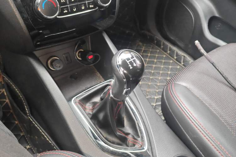 Used CHANGAN KAICHENG Oushang A600 2016 1.5L Manual Luxury 7-Seater
