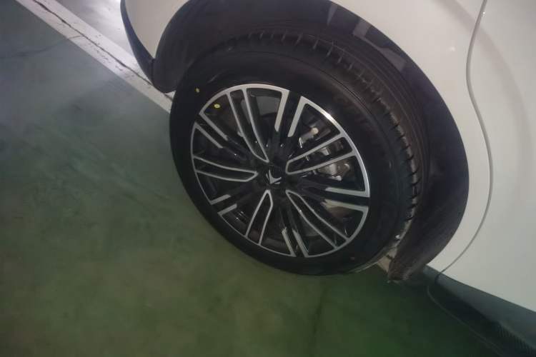 Used ARCFOX T1 2025 Model 425 PLUS
