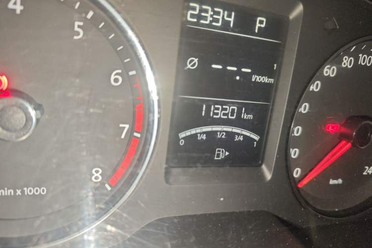 Used Volkswagen Gran Lavida 2013 1.6L Automatic Comfort Model Odometer Close Up