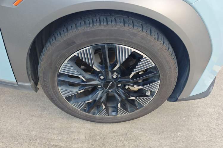 Used AION Y 2021 70 Tech Vitality Edition Right Front Wheel Hub