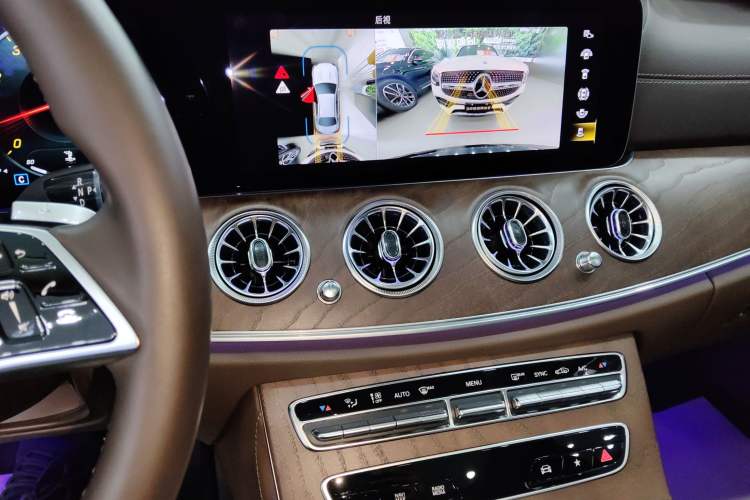 Used Mercedes-Benz E-Class 2022 Second Facelift E 300 L Luxury Edition
