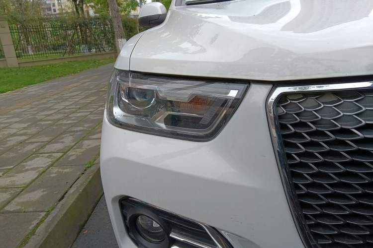 Used Haval H2s 2018 Red-Label 1.5T Dual-Clutch Elite Model Right Front Headlight