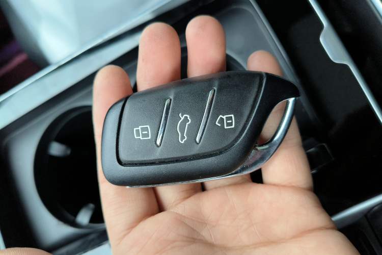 Used Roewe RX5 MAX 2021 Supreme Series 300TGI Automatic Luxury Cabin Edition Vehicle Key