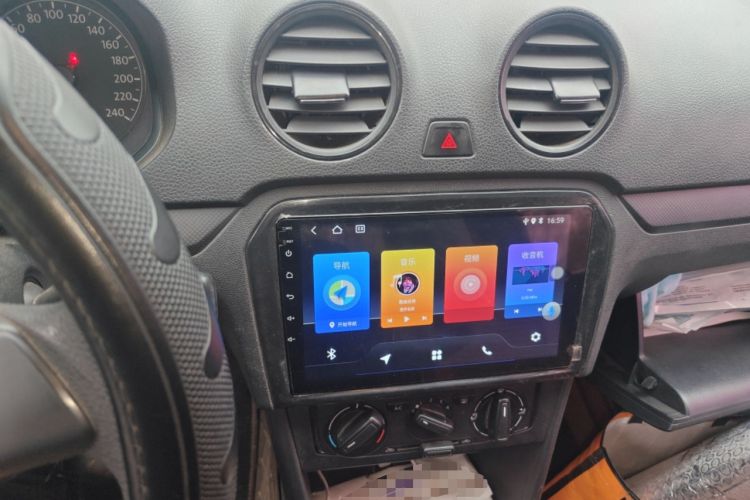 Used Volkswagen Jetta 2015 Zhuihui Edition 1.4L Manual Fashion Model Audio And AC Panel