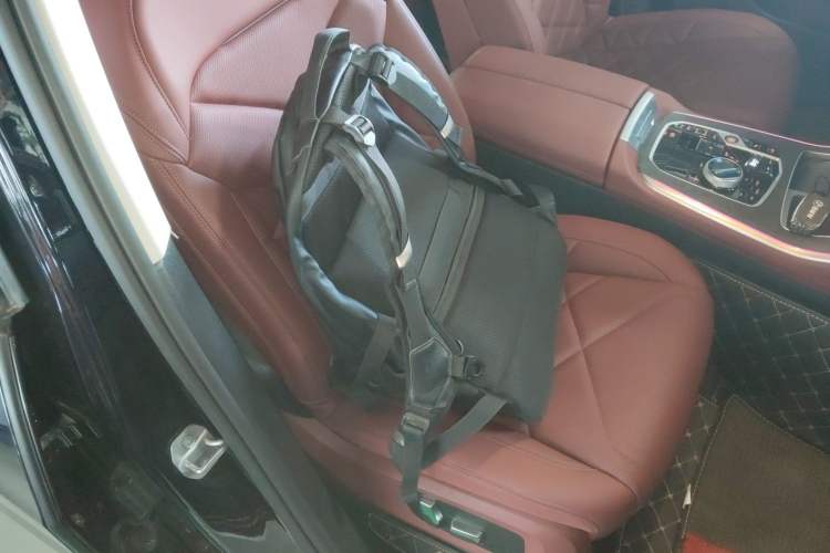 Used BMW X5 2023 xDrive 30Li Luxury M Sport Package
