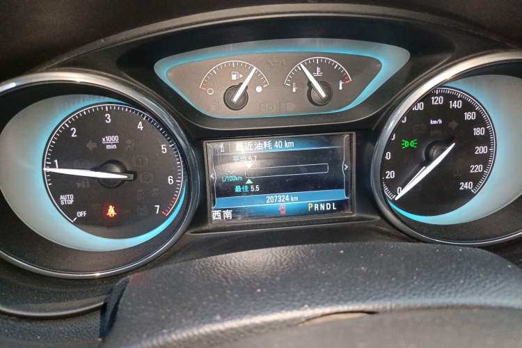 Used Buick Envision 2016 20T Four-Wheel Drive Luxury Model Odometer Close Up