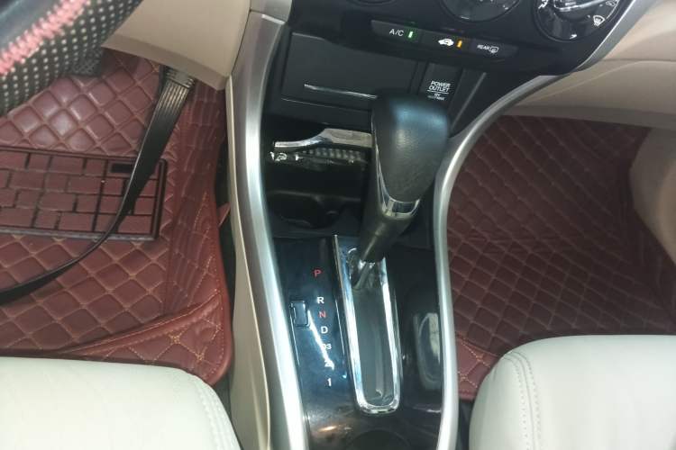 Used Honda Crider 2013 1.8L automatic comfort version