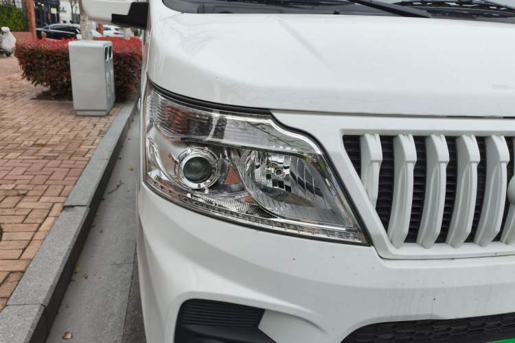 Used CHANGAN KAICHENG Ruixing M60 2023 1.5L GDI Elite-Class Passenger Vehicle 6/7 Seats
