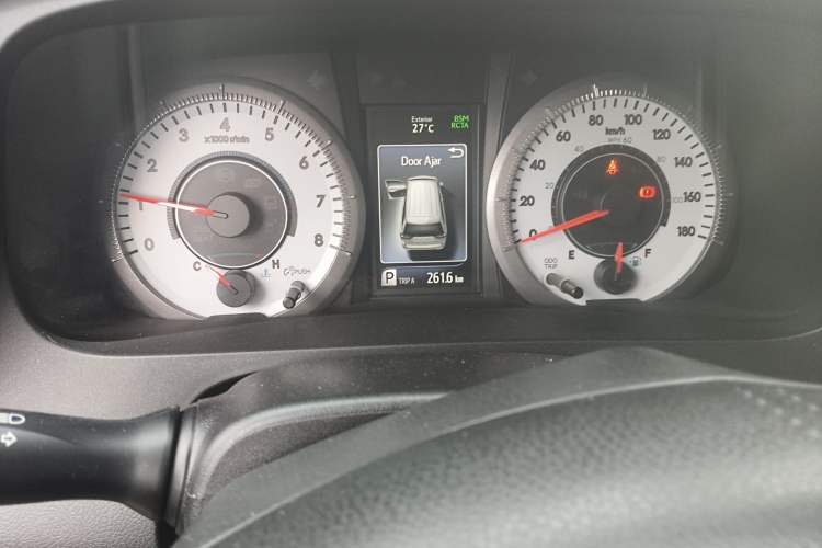 Used Toyota SIENNA 2018 3.5L 2WD Limited 7-Seater Canadian Version
