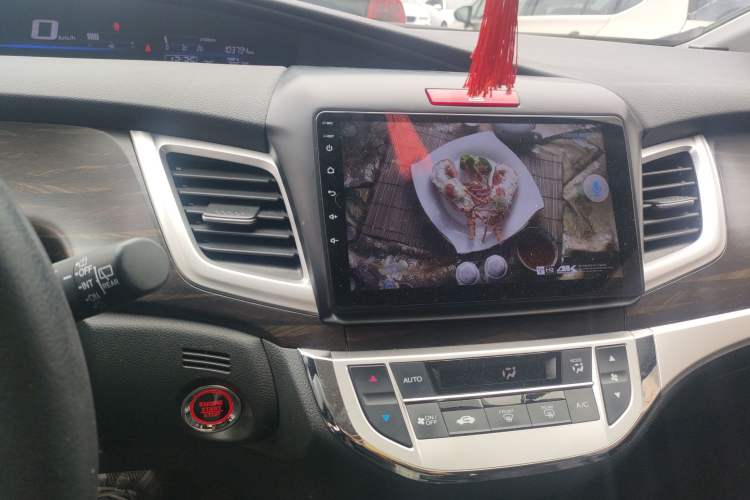 Used Honda Jade 2017 1.8L automatic Comfort version 5 seats
