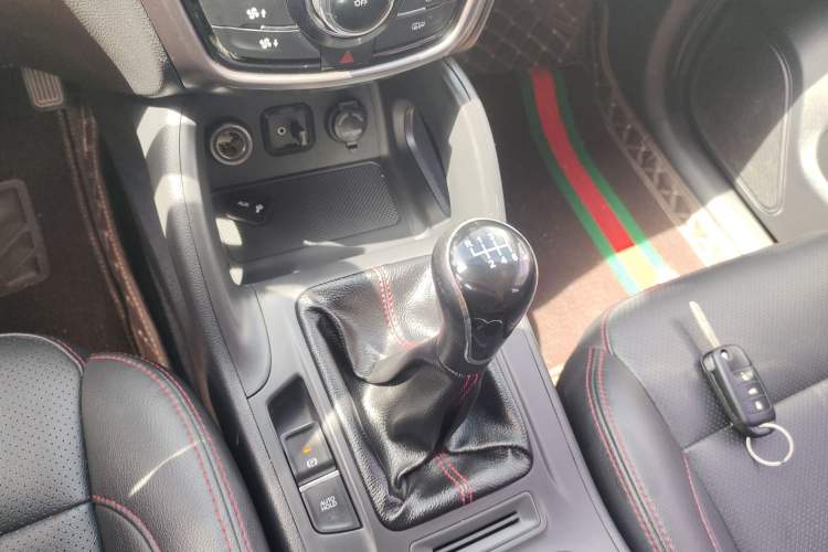 Used CHANGAN CS75 2016 2.0L Manual Luxury Version China V Standard Gear Lever