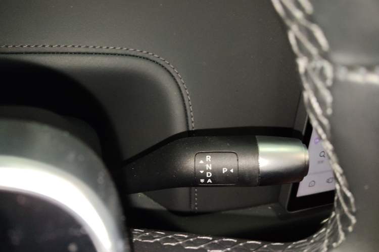 Used Li Auto L8 2023 Pro Model
