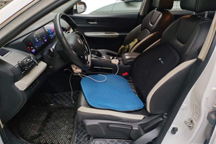 Used Dongfeng Aeolus E70 2023 500 Smart Version Lithium Iron Phosphate 48.6 kWh 110 kW
