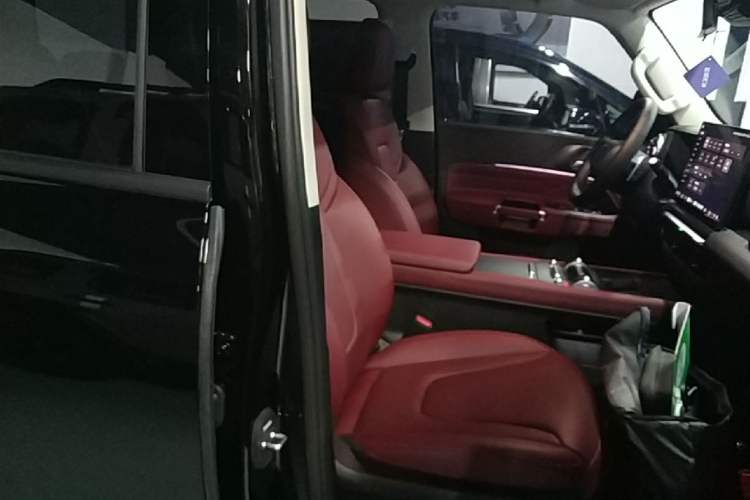 Used Tank 300 2025 2.0T Challenger