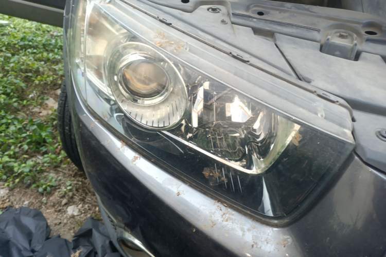 Used Chevrolet Captiva 2014 2.4L 4x4 Flagship Edition 7 Seats Right Front Headlight