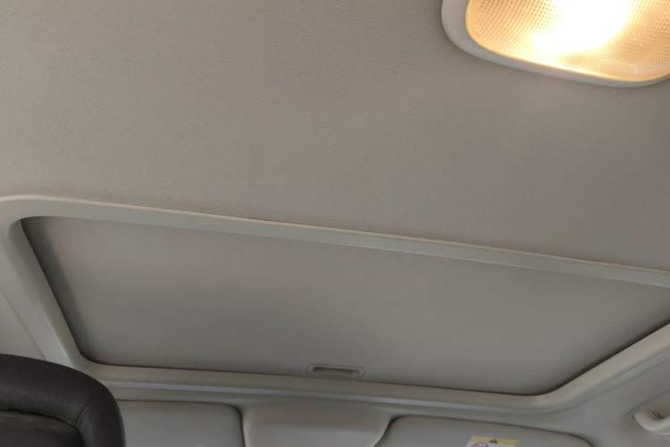 Used Jeep Compass 2014 2.0L two-wheel drive sport version Headliner