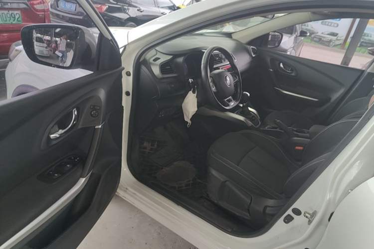 Used Renault Kadjar 2017 2.0L Two-Wheel Drive Comfort Edition
