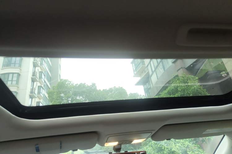 Used Honda CR-V 2012 2.4L four-wheel drive luxury version Headliner