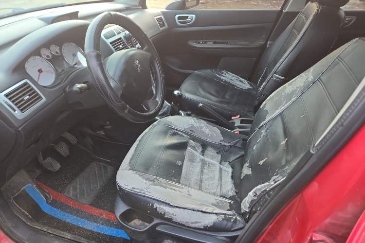 Used Peugeot 307 2012 Hatchback 1.6L Manual Comfort Edition
