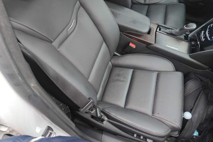 Used Cadillac XTS 2018 28T Elite Edition Right Front Seat