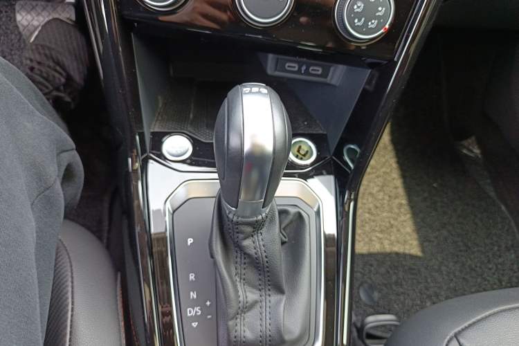 Used Volkswagen T-ROC 2021 280TSI DSG Two-Wheel Drive Comfort Connect 30th Anniversary Edition