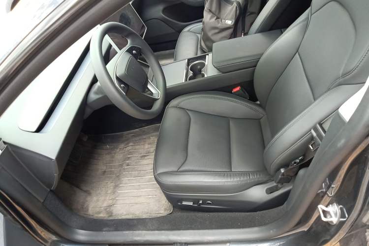 Used Tesla Model 3 2025 Rear-Wheel-Drive Version
