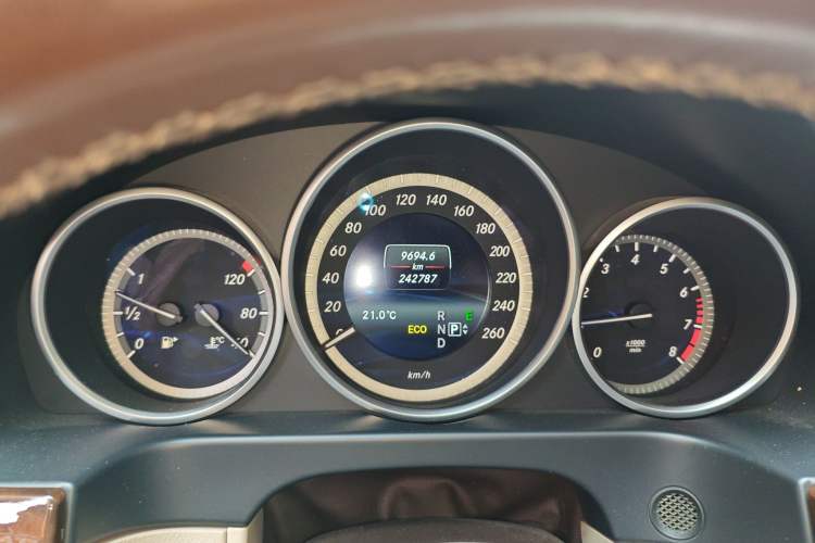 Used Mercedes-Benz E-Class 2015 Facelift E 200 L