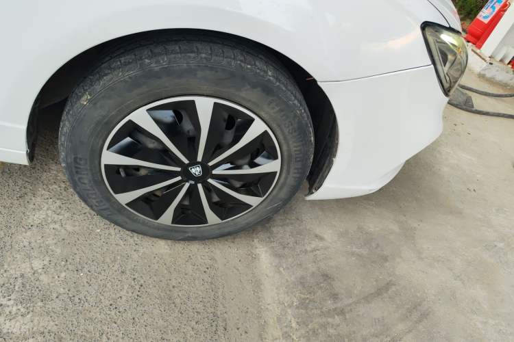 Used Roewe Ei5  Right Front Wheel Hub