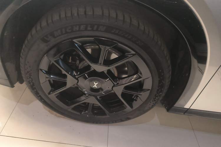 Used XPeng G7 2025 702 Max Left Front Wheel Hub