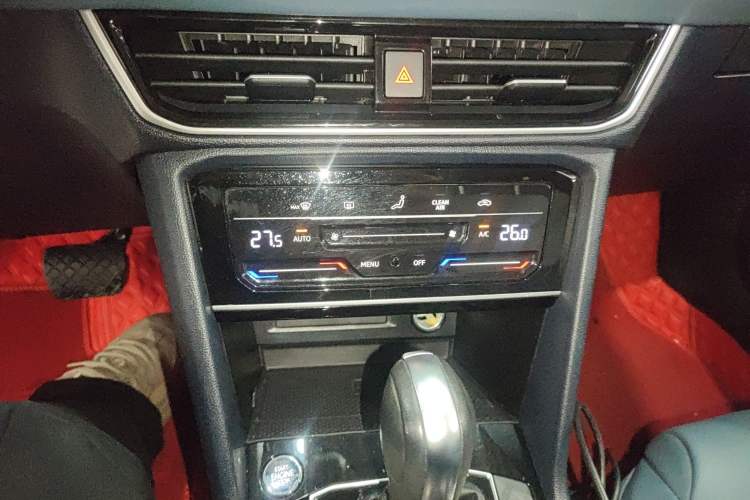 Used Volkswagen Tharu 2023 300TSI Two-Wheel-Drive Moonlight Edition
