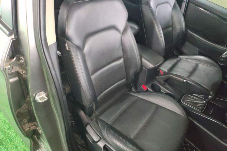 Used Kia Carens 2013 2.0L 7-Seater Automatic Comfort Edition China IV Standard