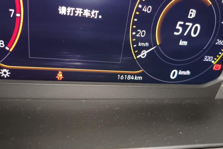 Used Volkswagen Magotan 2021 330TSI DSG 30th Anniversary Edition Odometer Close Up