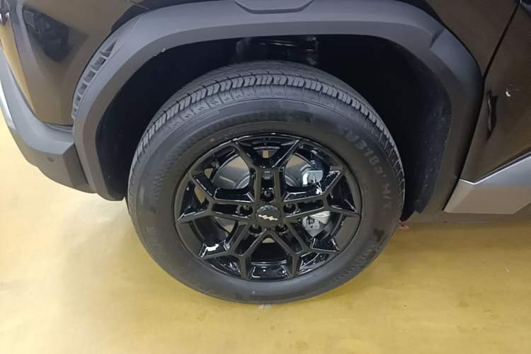 Used Formula Leopard Titanium 3 2026 620KM rear-wheel-drive flash-charging version
