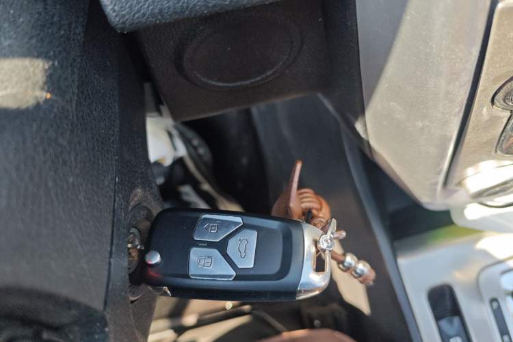 Used Bestune X80 2013 2.0L automatic comfort version
