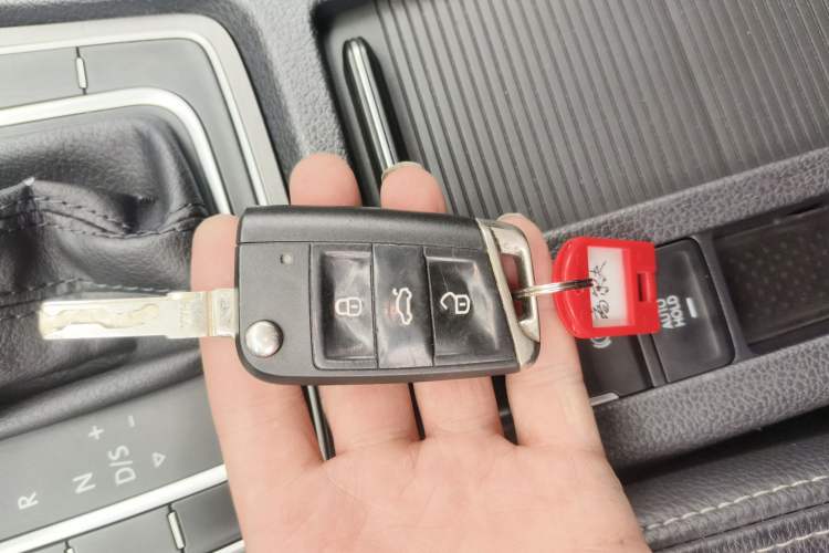 Used Volkswagen Golf 2016 180TSI Automatic Comfort Model Vehicle Key