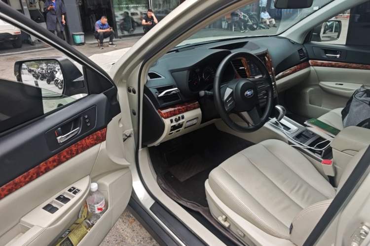 Used Subaru Outback 2010 2.5i Luxury Edition
