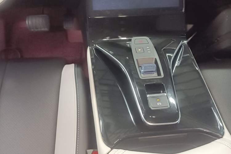 Used Dongfeng Aeolus Mage 2023 DH-i 1.5T Prestige Edition