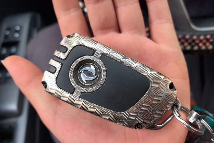 Used Dongfeng Aeolus AX7 2016 2.0L Automatic Zhiyi Trim
