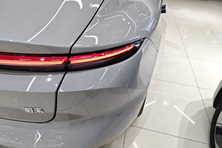 Used Nio ET5 2024 75 kWh Right Rear Taillight