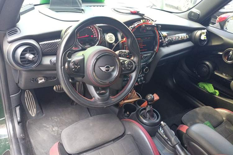 Used MINI JCW 2017 2.0T JOHN COOPER WORKS Center Console