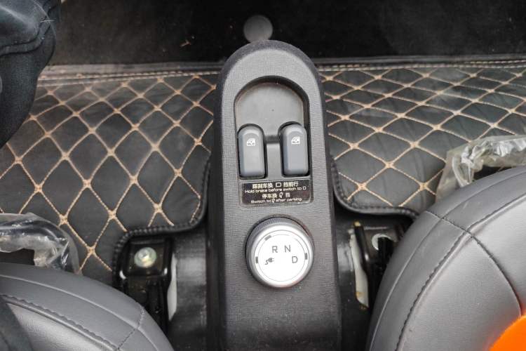 Used Baojun E100 2019 250KM Smart Drive Edition Gear Lever