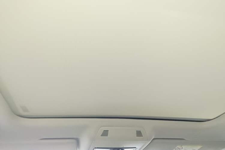 Used Volkswagen Passat 2025 Pro 380TSI Dragon Supreme Edition Headliner