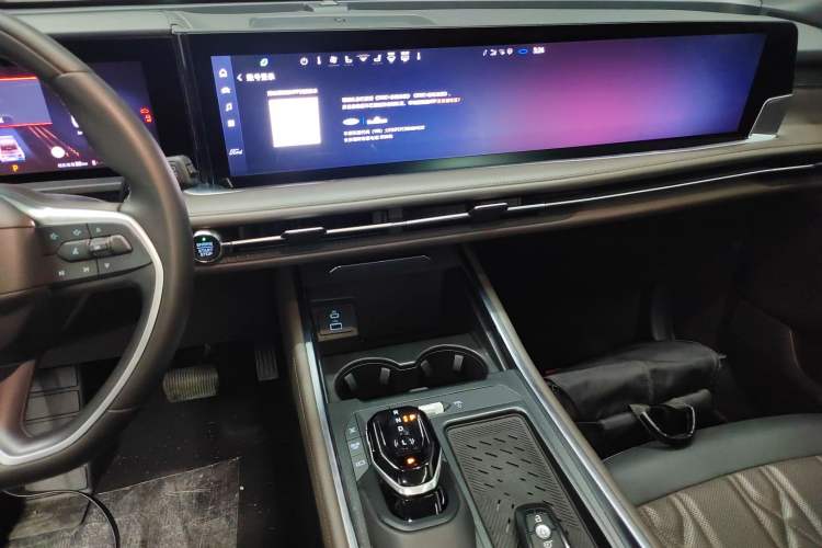 Used Ford Edge 2025 Ford Explorer L 2.0T EcoBoost E-Hybrid Four-Wheel-Drive 7-Seater Supreme Model
