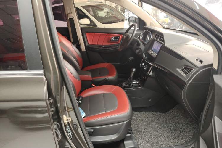 Used FAW Yingzhi G3 2016 G3S 1.5L CVT Luxury Navigation Edition
