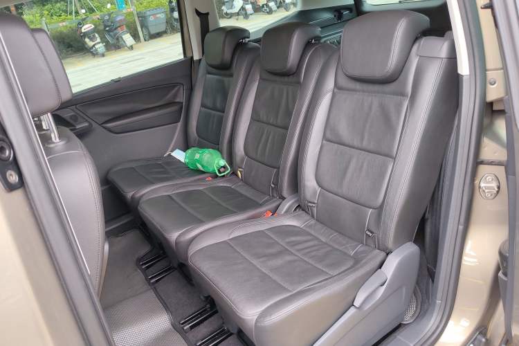 Used Volkswagen Sharan 2014 2.0 TSI Comfort Model
