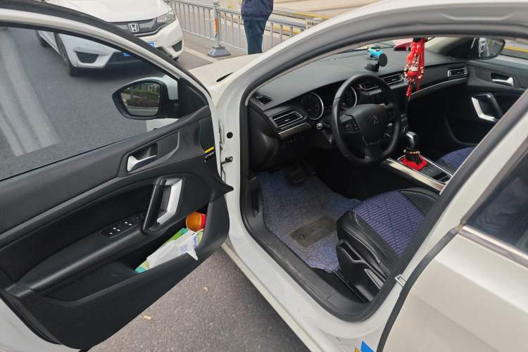 Used Peugeot 408 2014 1.8L Automatic Luxury Edition Driver Seat